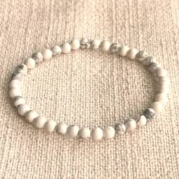 White Howlite - 4mm - Image 9